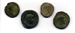 Lotto di quattro bronzi romani). ... 