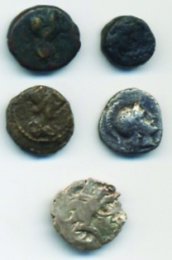 5 Monete greche di cui una in ... 