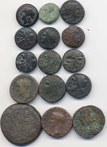 Lotto di 15 bronzi greci e romani ... 