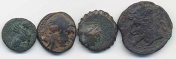 Lotto di quattro bronzetti greci ... 