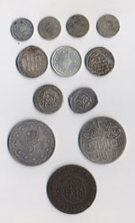 Lotto di 12 monete orientali in argento. Non ... 