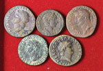 Lotto di cinque bronzi romani imperiali. Non ... 