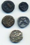 5 Monete greche di cui una in argento. Con ... 