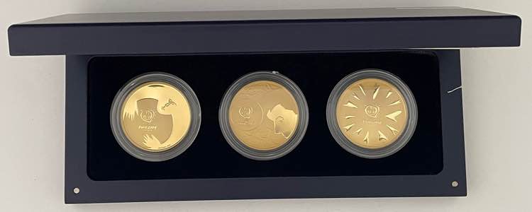 República - Ouro - 3 moedas - 8 ... 