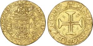 D. João III - Ouro - Português; L-R (3 ... 