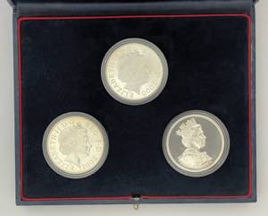 Reino Unido - Prata - 3 moedas - Rainha ... 