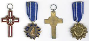 Insignias - Duas (2) medalhas religiosas: ... 
