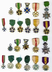 Insignias - Onze (11) pequenas medalhas de ... 