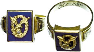 Airplane leader gold ring from ... 