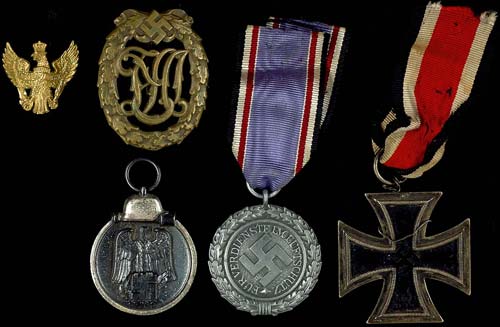 Small emblem order bequest with ... 