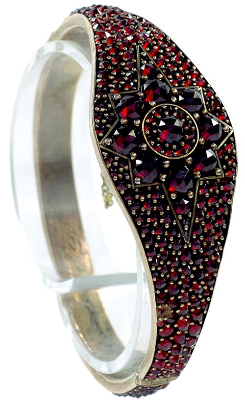 Bracelets Extravagant bangle with ... 