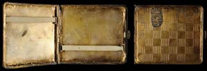  Cigarette case, brass, approximate 91x79, ... 