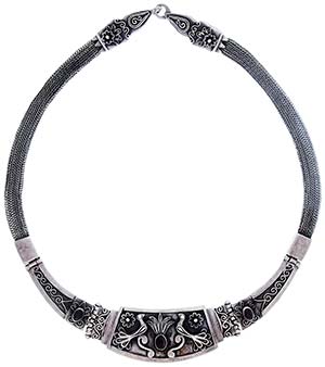 Gemmed Necklaces Extravagant necklace with ... 