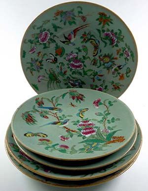 Pottery Mixed lot composed of five plates in ... 