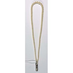 Necklaces Dainty cultured pearl necklace in ... 