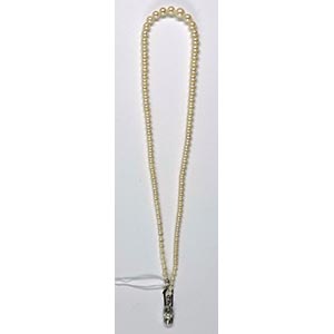Necklaces Dainty cultured pearl necklace in ... 