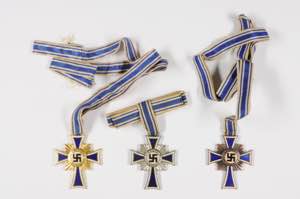 3. Reich Zivile Auszeichnungen 3x Ehrenkreuz ... 