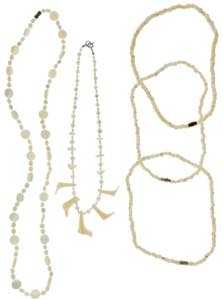 Various Jewellery Lot from 5 white ... 