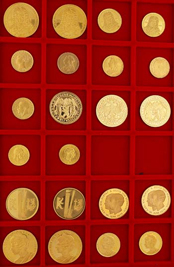 Sammlung von 26 Goldmünzen und ... 