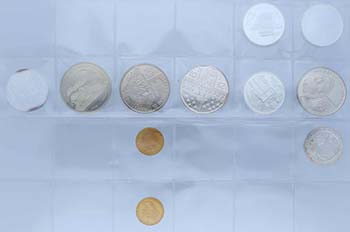 2 Goldmünzen 20 Lire 1865 Italien und 8 ... 