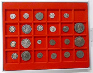 18 Römische Münzen Silber-Kupfer-Bronze ab ... 