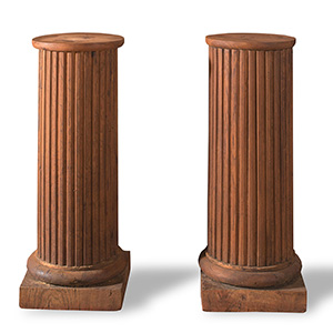 Coppia di colonne scanalate in legno di ... 