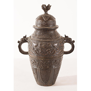 Bronze vase with top, China, 18th – 19th ... 