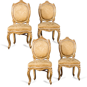 Quattro sedie in legno intagliato e dorato a ... 