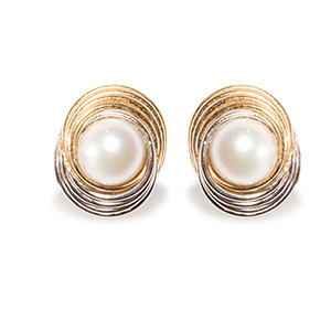 Pearl and  yellow gold earrings. Pearls ... 