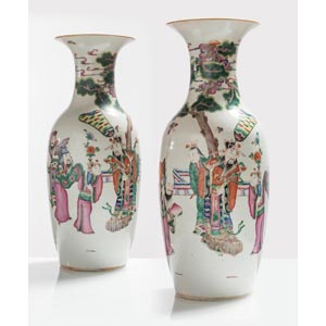 Coppia di vasi in porcellana, Cina, XX sec.
