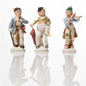 Lotto di tre figure maschili in porcellana ... 