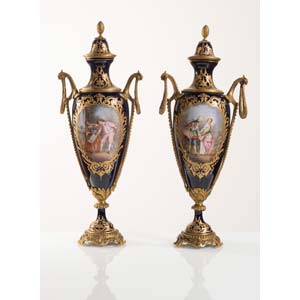 Coppia di vasi in porcellana di Sèvres, ... 
