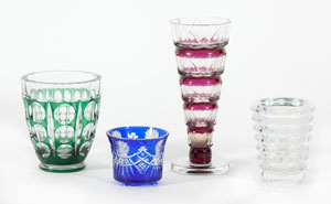 Quattro vasi in cristallo molato, Francia XX ... 