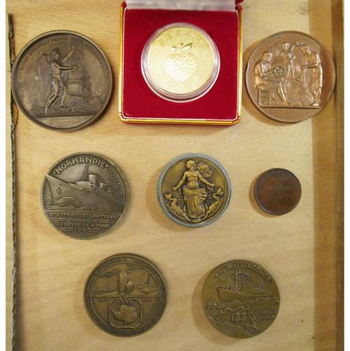 lot de 8 médailles, dont: Autriche, 1873, ... 