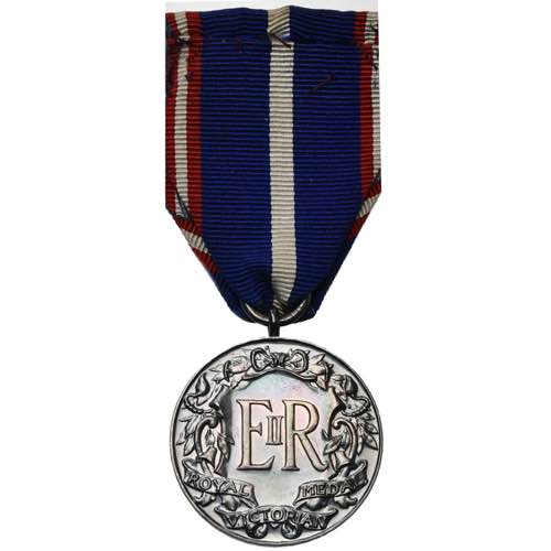 GRANDE-BRETAGNE, Royal Victorian Medal à ... 