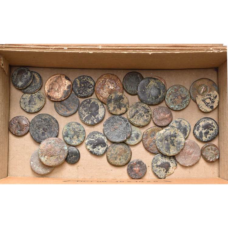 lot de 35 bronzes, dont: Cappadoce, ... 