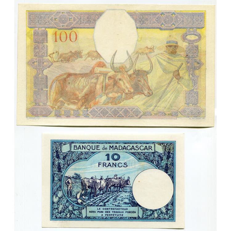 MADAGASCAR, lot de 2 billets: 100 francs, ... 