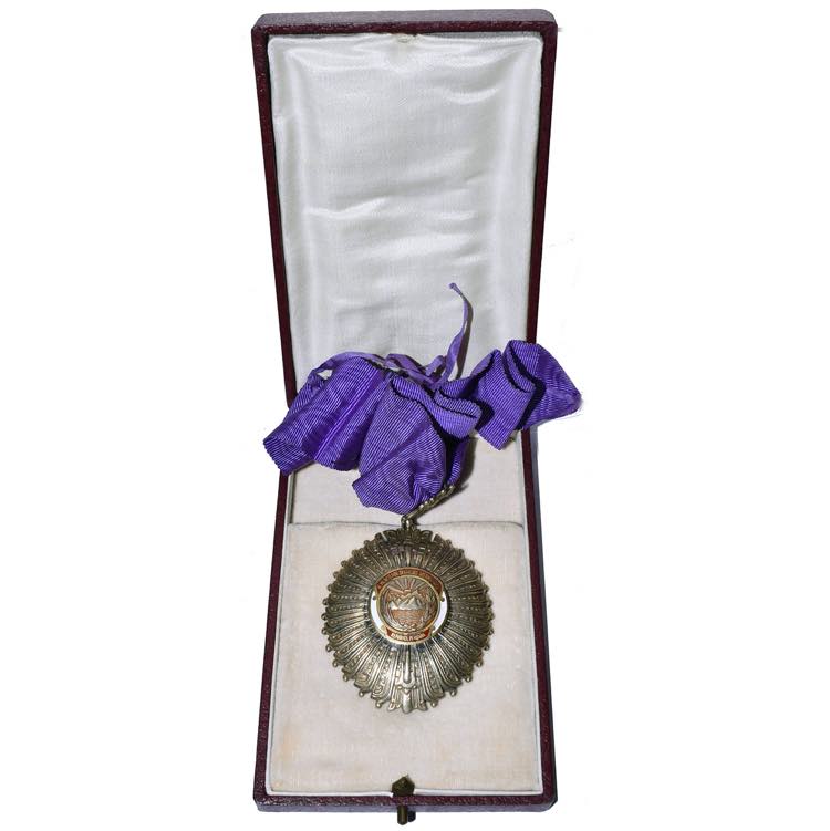 PEROU, Ordre du Mérite pour services ... 