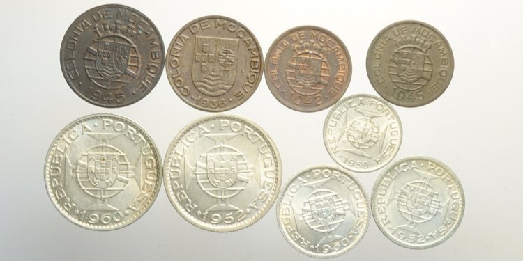 Mozambique, Lotto di 9 monete, ... 