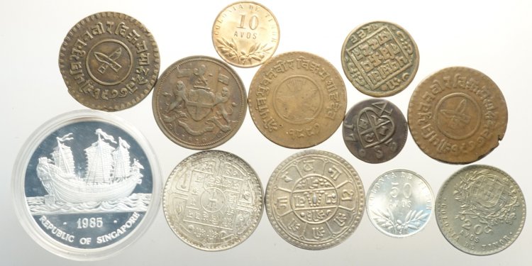 Asia, Lotto di 12 monete, Nepal ... 
