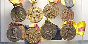 Serie delle prime 8 medaglie delle adunate ... 