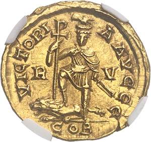 Honorius (393-423). Solidus au buste casqué ... 