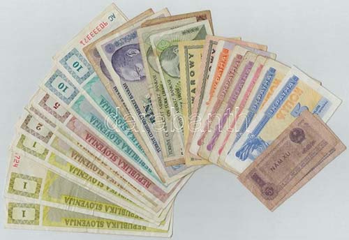 26db-os vegyes külföldi bankjegy ... 