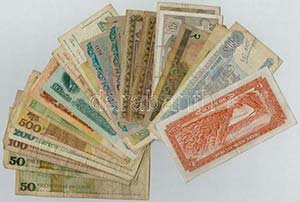 30db-os vegyes külföldi bankjegy tétel, ... 