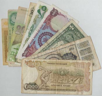 10db-os vegyes külföldi bankjegy tétel, ... 