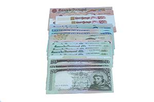 Paper Money - Portugal 35 expl. 20$00, ... 
