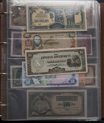 Set of more than 300 banknotes from ... 