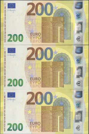 Conjunto de 3 billetes de 200 Euros emitidos ... 