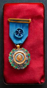 CUBA. Medalla al Mérito Carlos Manuel de ... 
