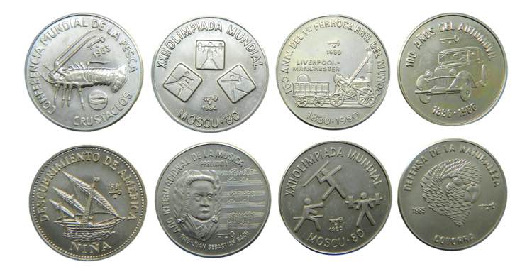 CUBA. Lote de 8 monedas de 1 peso. ... 